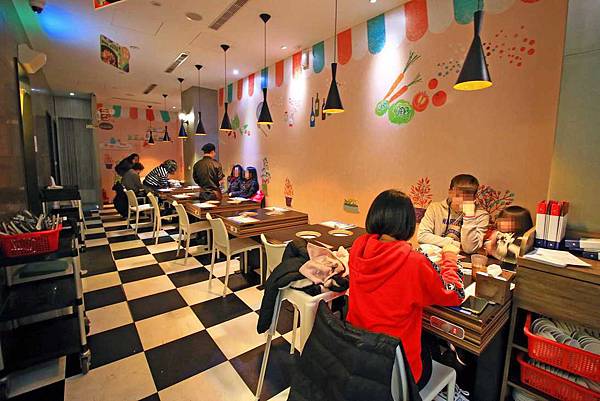 【新莊餐廳】劉震川日韓大食館-超大份量的韓日火鍋一次通吃