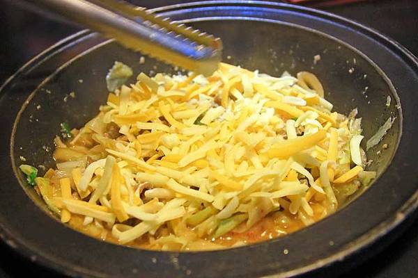 【新莊餐廳】劉震川日韓大食館-超大份量的韓日火鍋一次通吃