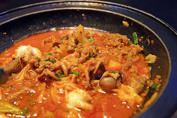 【新莊餐廳】劉震川日韓大食館-超大份量的韓日火鍋一次通吃