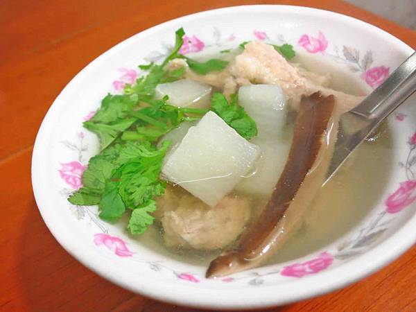 【三重美食】太順油飯-位於老舊市場裡的巷弄美食