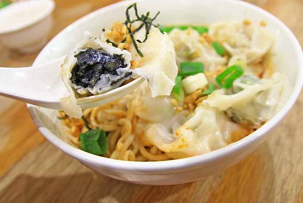 【內湖美食】雲謙徽餛飩-五種不同口味的餛飩 【內湖美食】雲謙徽餛飩-五種不同口味的餛飩