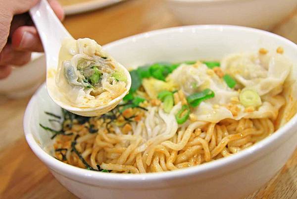 【內湖美食】雲謙徽餛飩-五種不同口味的餛飩