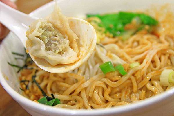 【內湖美食】雲謙徽餛飩-五種不同口味的餛飩 【內湖美食】雲謙徽餛飩-五種不同口味的餛飩