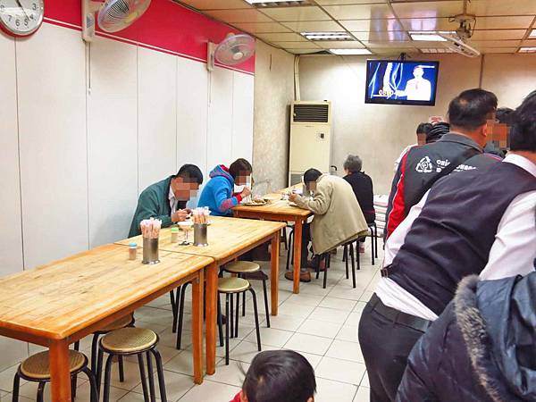 【蘆洲美食】東家三寶快餐店-長安街上的超人氣便當店