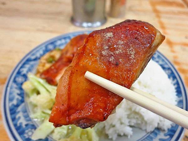 【蘆洲美食】東家三寶快餐店-長安街上的超人氣便當店