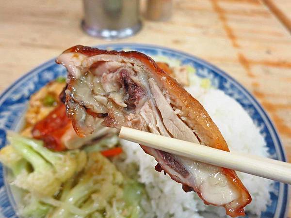 【蘆洲美食】東家三寶快餐店-長安街上的超人氣便當店