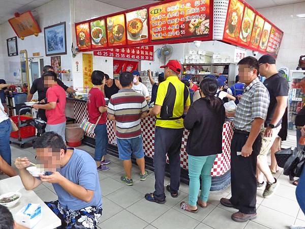 【台中美食】康康豬豬血湯-在地超人氣排隊炒麵店