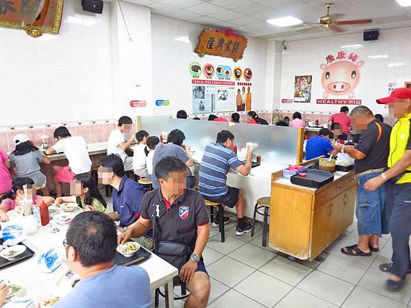 【台中美食】康康豬豬血湯-在地超人氣排隊炒麵店