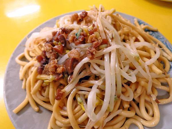 【萬華美食】萬大路無名米粉湯-超過50年的老店米粉湯