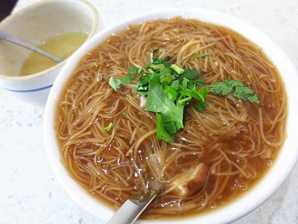 【萬華美食】海產街蚵仔麵線-大顆又飽滿的鮮甜蚵仔