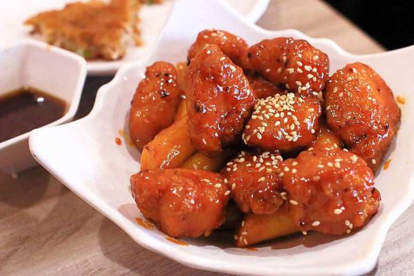 【桃園美食】劉震川日韓大食館-獨特韓式火烤二吃-八德廣豐新天地 【桃園美食】劉震川日韓大食館-獨特韓式火烤二吃-八德廣豐新天地