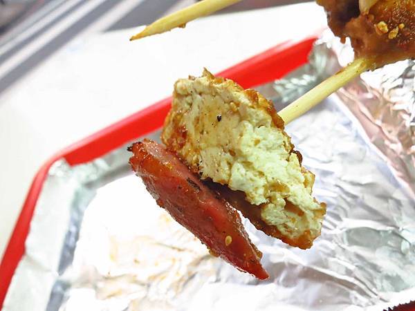 【新莊美食】林記養生藥膳串燒臭豆腐-香腸與臭豆腐的奇妙結合