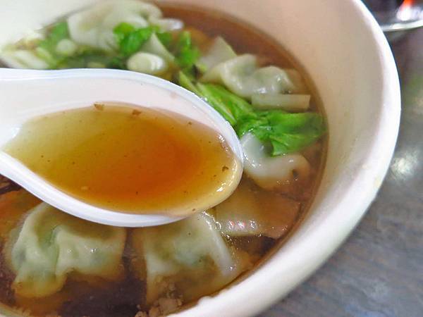 【台北美食】鴻水餃牛肉麵-日本觀光客的最愛