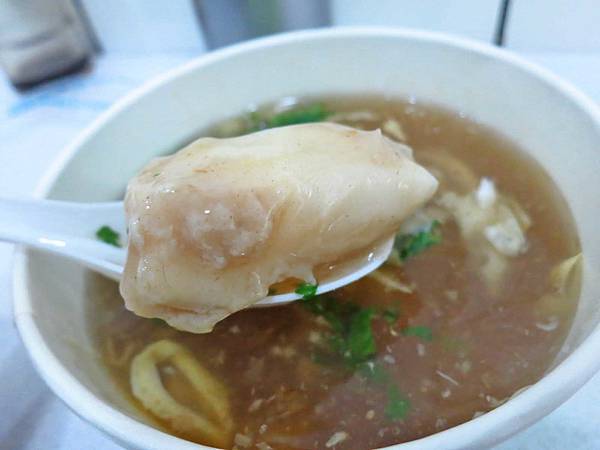 【萬華美食】金好吃純正花枝羹-超大塊的花枝羹 【萬華美食】金好吃純正花枝羹-超大塊的花枝羹