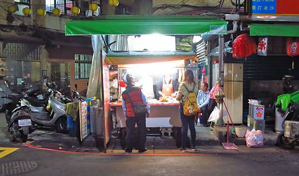 【三重美食】台灣真有味吳家鹹酥雞-25元雞排