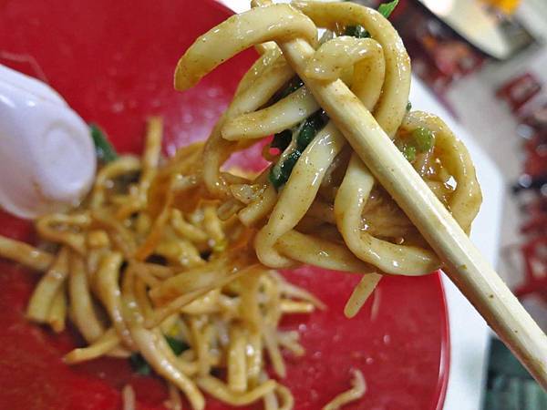 【台北美食】可口豬肝湯麻醬麵-香而不膩，令人回味的麻醬麵