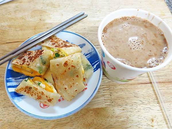 【淡水美食】姐妹中西式早點-淡江大學學生才知道的爆漿早餐