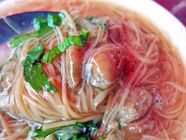 【板橋美食】深丘大腸蚵仔麵線-香氣十足美味的大腸麵線