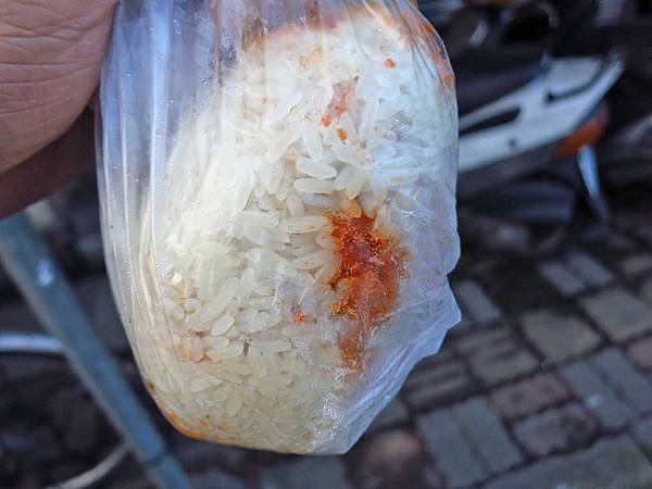 【板橋美食】老王豆漿店-獨特的小魚干飯糰