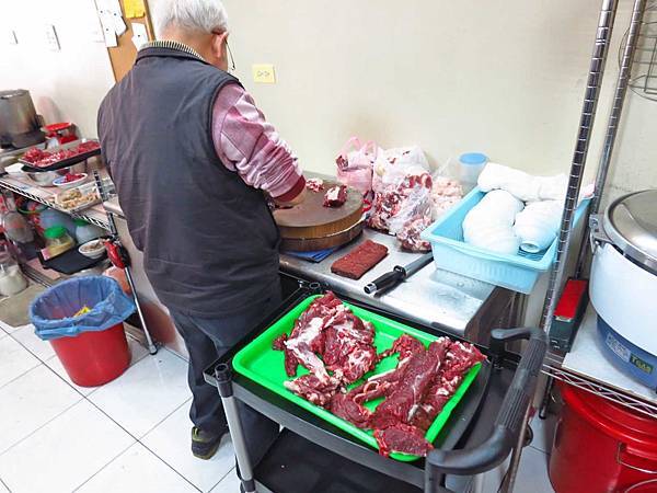 【台南美食】無名羊肉湯-大菜市，溫體羊肉的美味