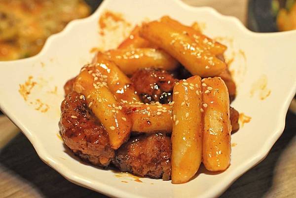 【台北美食】劉震川日韓大食館-獨創超大份量韓式火烤二吃