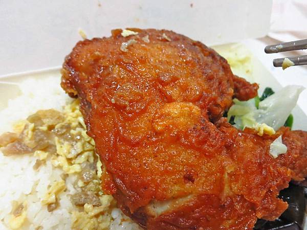 【新莊美食】台北一品炸雞便當-55元就能吃到雙主菜便當