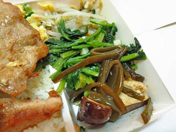 【新莊美食】台北一品炸雞便當-55元就能吃到雙主菜便當