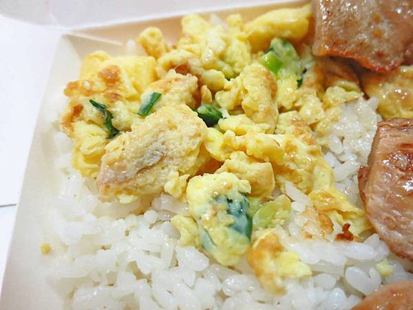 【新莊美食】台北一品炸雞便當-55元就能吃到雙主菜便當