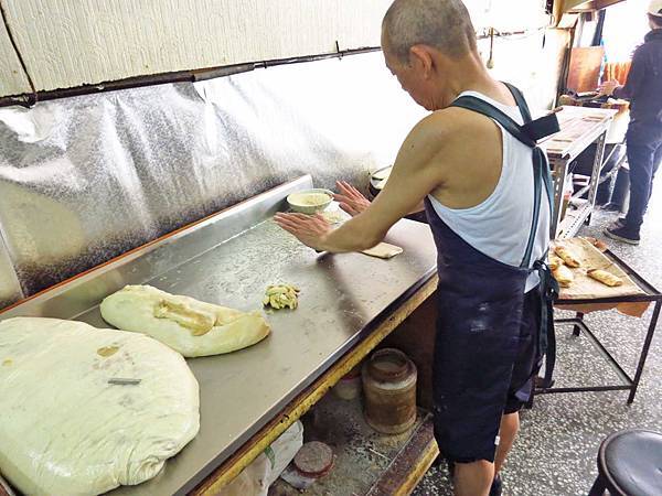 【萬華美食】原西園橋下燒餅油條-在地人極力推薦的燒餅店