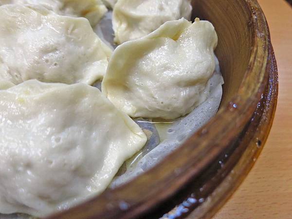 【台北美食】福大山東蒸餃大王-捷運中山站的爆漿美食