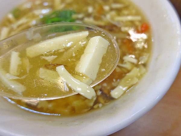 【台北美食】福大山東蒸餃大王-捷運中山站的爆漿美食