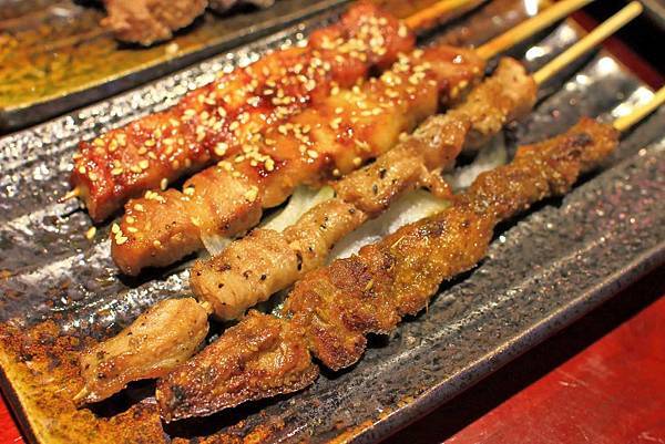 【蘆洲餐廳】黑炭燒烤本鋪-只要銅板價就能吃到高品質的燒烤店