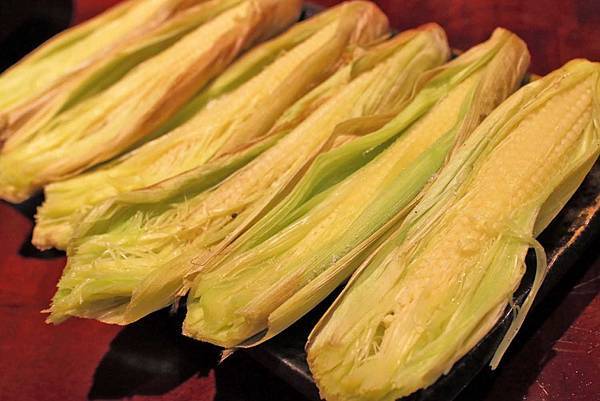 【蘆洲餐廳】黑炭燒烤本鋪-只要銅板價就能吃到高品質的燒烤店