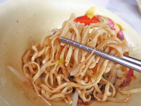 【板橋美食】阿婆古早味意麵-充滿油蔥香的乾意麵