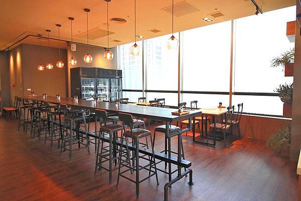 【中和餐廳】Mastro Cafe-超級巨無霸份量的戰斧豬排