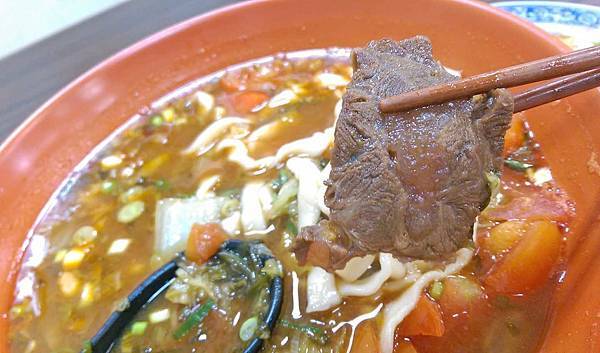 【新莊美食】珍珍小館-美味又順口的蕃茄牛肉麵