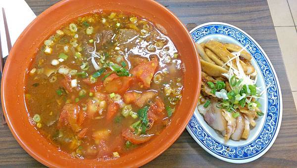 【新莊美食】珍珍小館-美味又順口的蕃茄牛肉麵 【新莊美食】珍珍小館-美味又順口的蕃茄牛肉麵