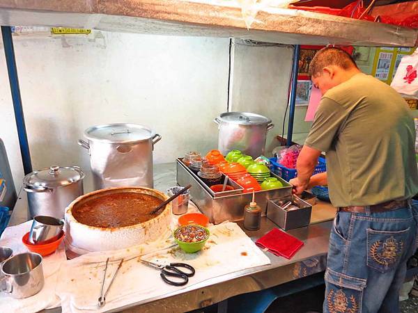 【三重美食】龍濱大腸麵線-獨特吃法，超過33年的老店