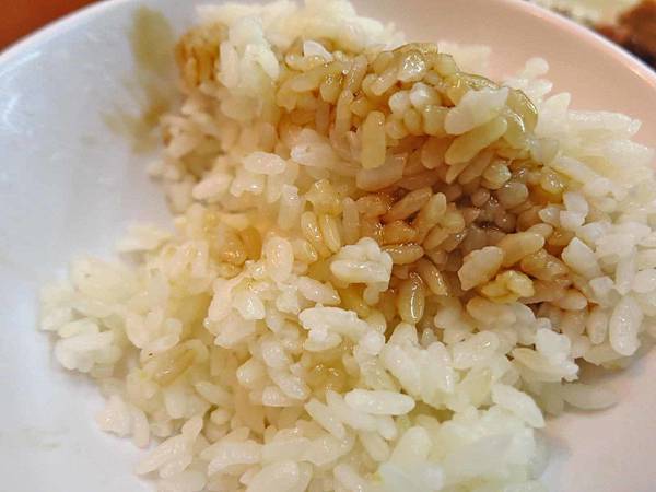 【蘆洲美食】好吃雞肉飯-１碗只要１０元超香的雞油飯