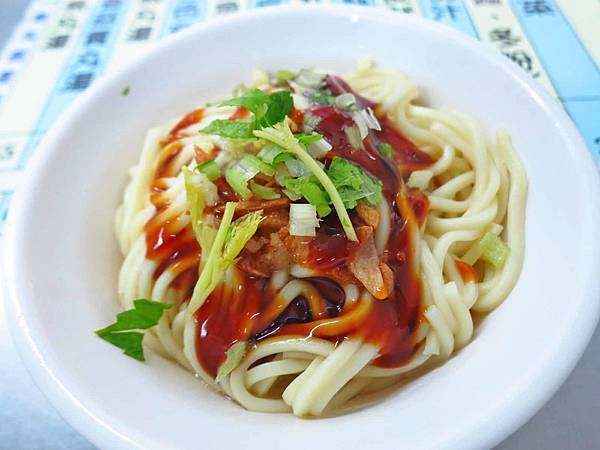 【台北美食】佳興魚丸店-每天現做60年老店魚丸湯