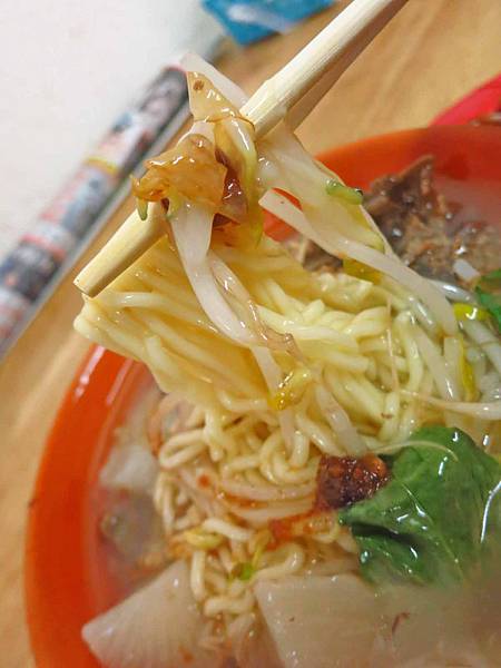 【新莊美食】正沙茶魷魚焿-剛開門就超多人潮的小吃店