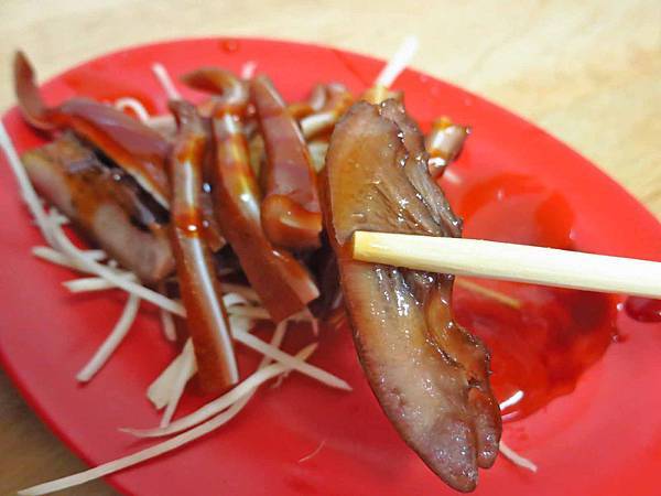 【新莊美食】正沙茶魷魚焿-剛開門就超多人潮的小吃店