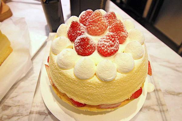 【台北美食】法國的秘密甜點－法國的秘密甜點 大安2店超驚人，限定藍紋乳酪鮮奶蛋糕，東區打卡新地標