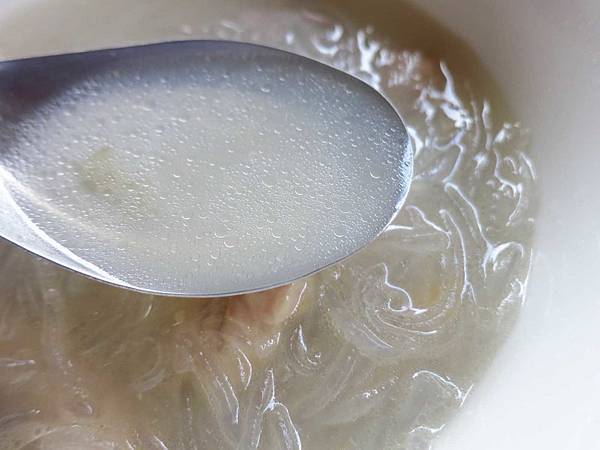 【新莊美食】化成路豬腸冬粉-不用加泡菜也超美味的豬腸冬粉