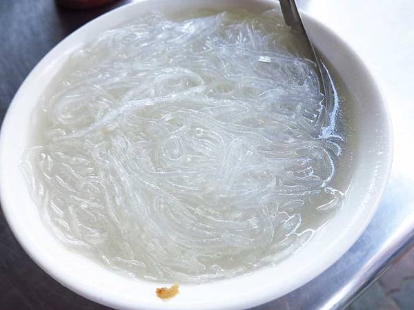 【新莊美食】化成路豬腸冬粉-不用加泡菜也超美味的豬腸冬粉