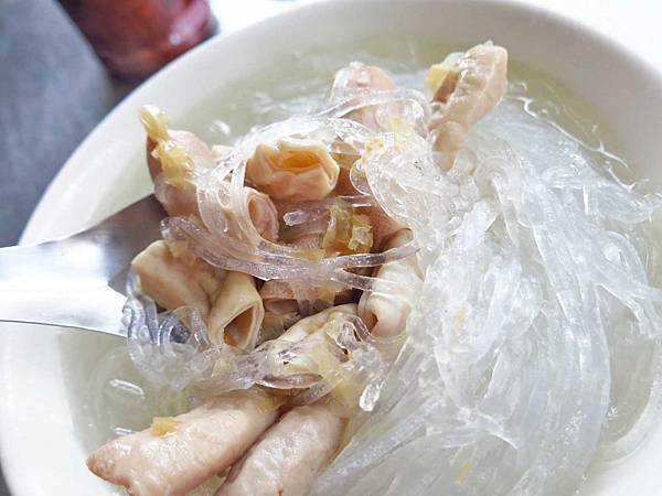 【新莊美食】化成路豬腸冬粉-不用加泡菜也超美味的豬腸冬粉