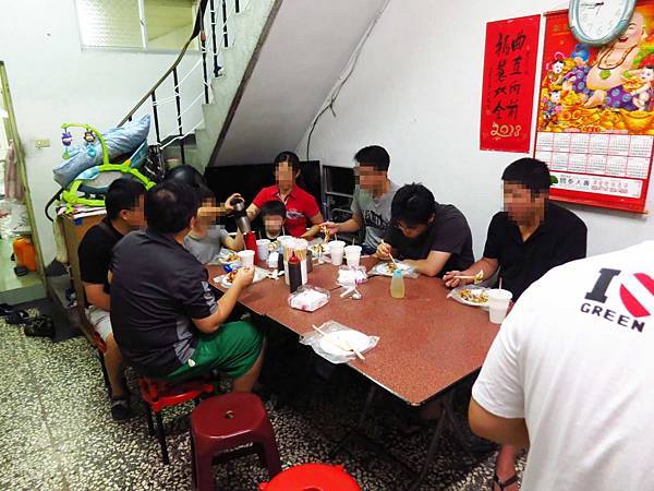 【台中美食】富台鍋貼-沒有明顯招牌卻有超便宜價格的3元鍋貼