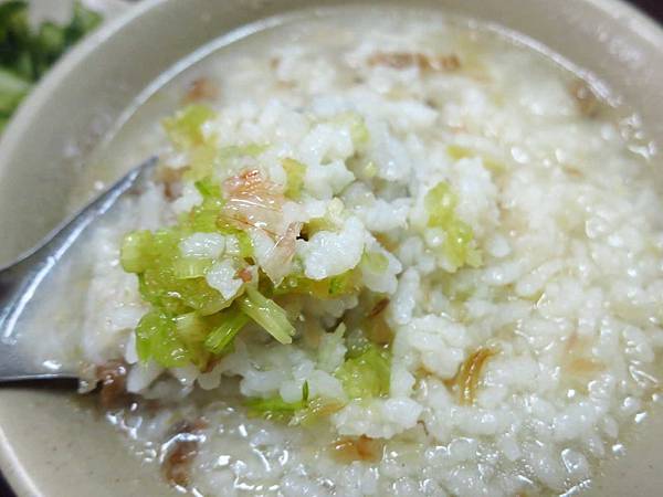 【板橋美食】陳記香菇肉粥-在地人也推薦的宵夜美食