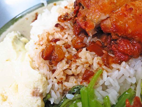 【台北美食】裕豐魯肉飯-每到用餐時間大排長龍的小吃店