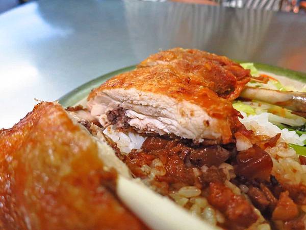 【台北美食】裕豐魯肉飯-每到用餐時間大排長龍的小吃店